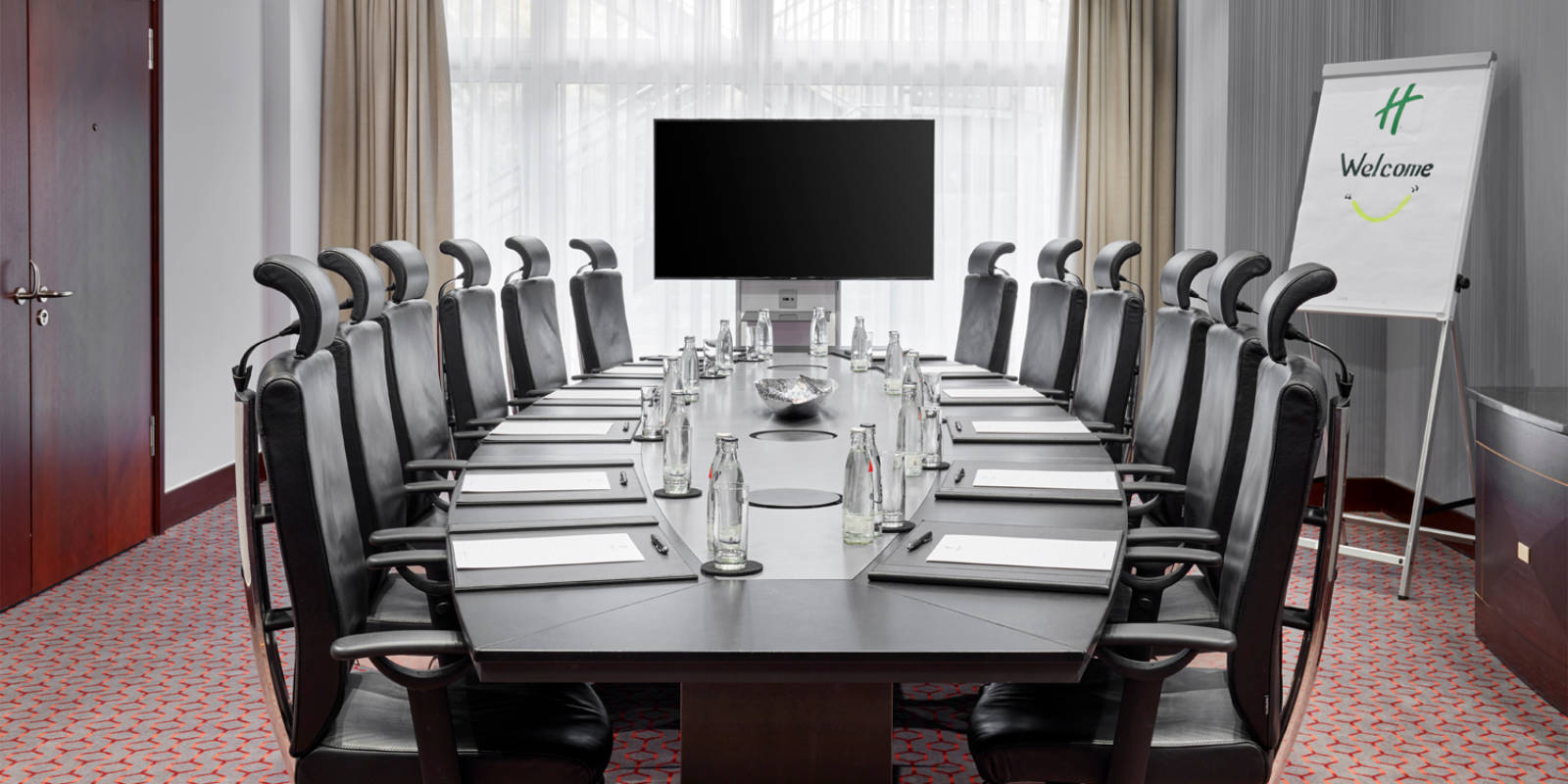 Der Boardroom im Holiday Inn Munich City Centre.